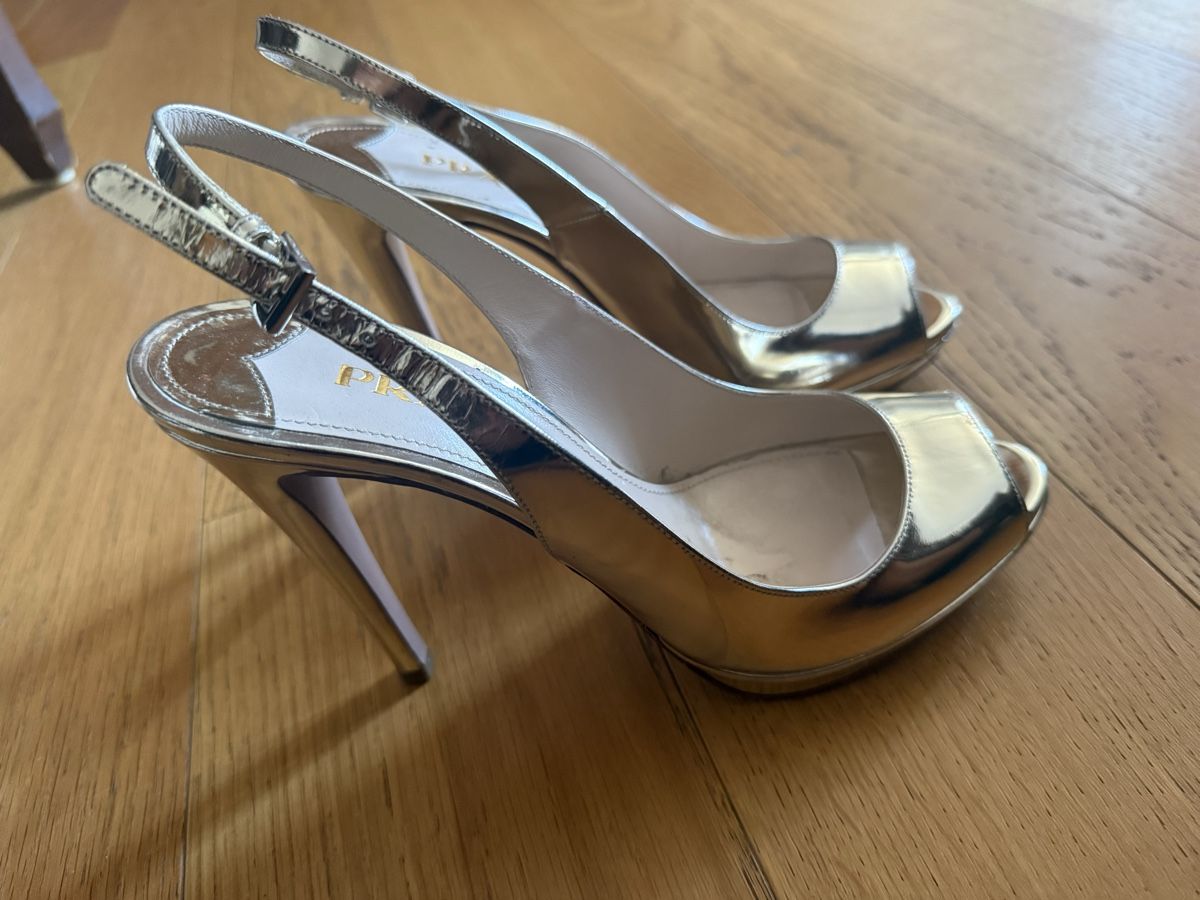 Prada Damenschuhe: Prada peep toe gold sandals – Gebraucht aus Zürich von ste_8889 1
