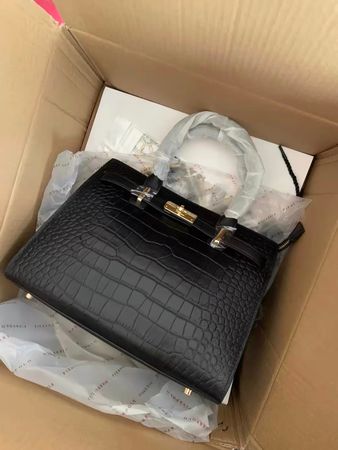 Elegante Echtleder-Handtasche  Diese hochwertige Handtasche