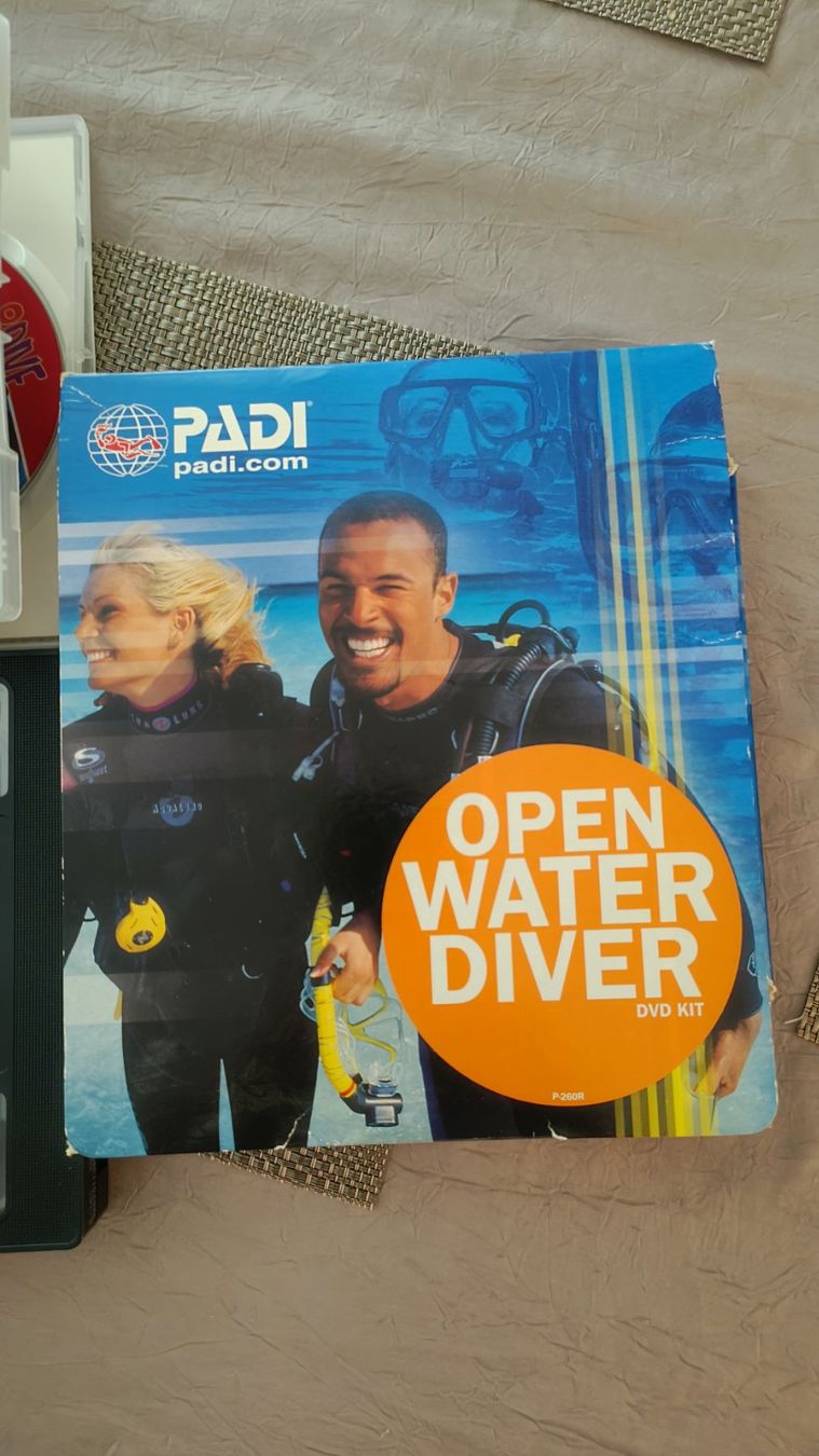 Tutti i DVDs: PADI open water diver DVD kit – Usato da Gümligen venduto da dobias
