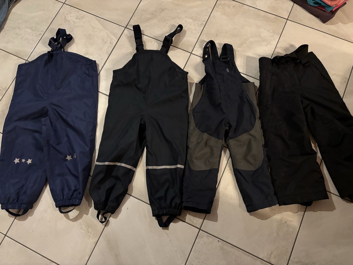 Lotti & Set di vestiti: Kleiderpaket Mädchen Gr. 92/98 – Usato da Auenstein venduto da david.marmy 1