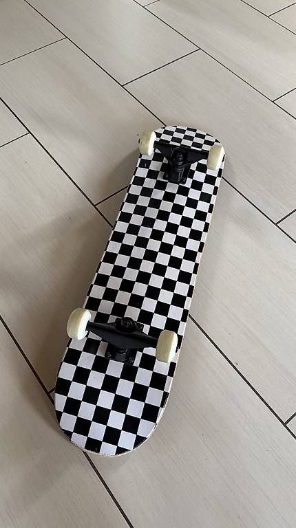 Skateboards: Skateboard nuovo – D'occasion à Molare par Reto_Della_Torre 1