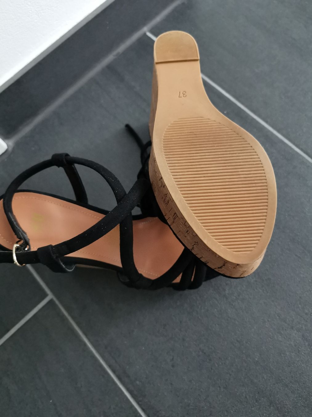 H&M Scarpe da donna: Keilsandalen – Nuovo e nell'imballaggio originale da Matzendorf venduto da hauli2 1