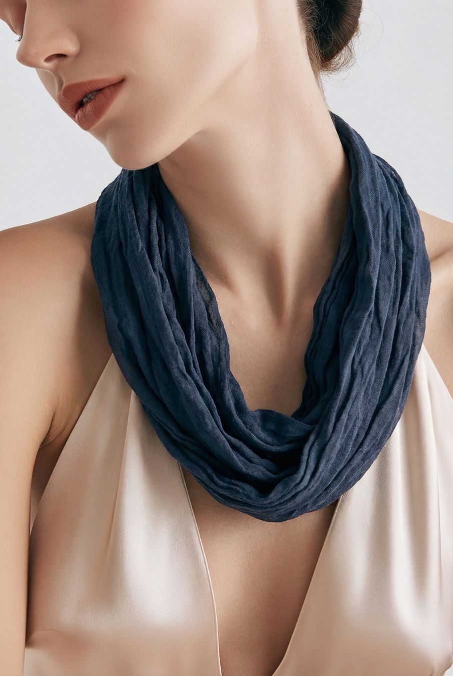 Foulard & Sciarpe: Echarpe Infinie marine Accessoire Tendance – Nuovo e nell'imballaggio originale da Vuisternens-Romont venduto da gol_xp6p