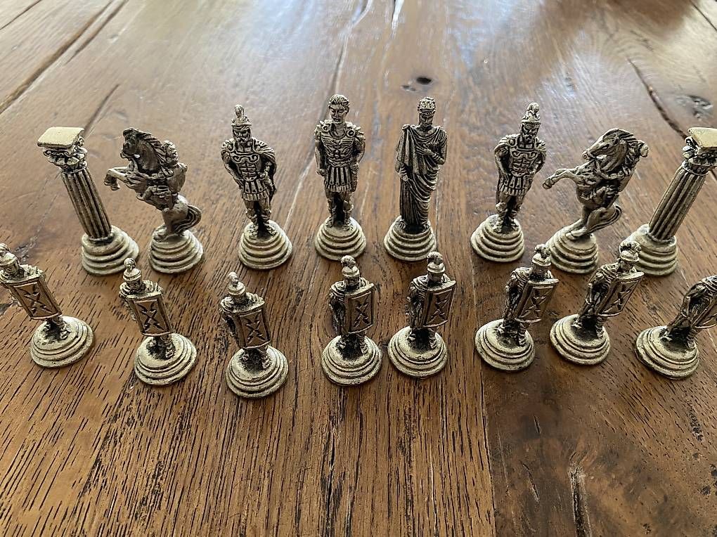 Spiele: Vintage Schach Figuren Römer, Metall  – Gebraucht aus Zürich von ale_9fkc