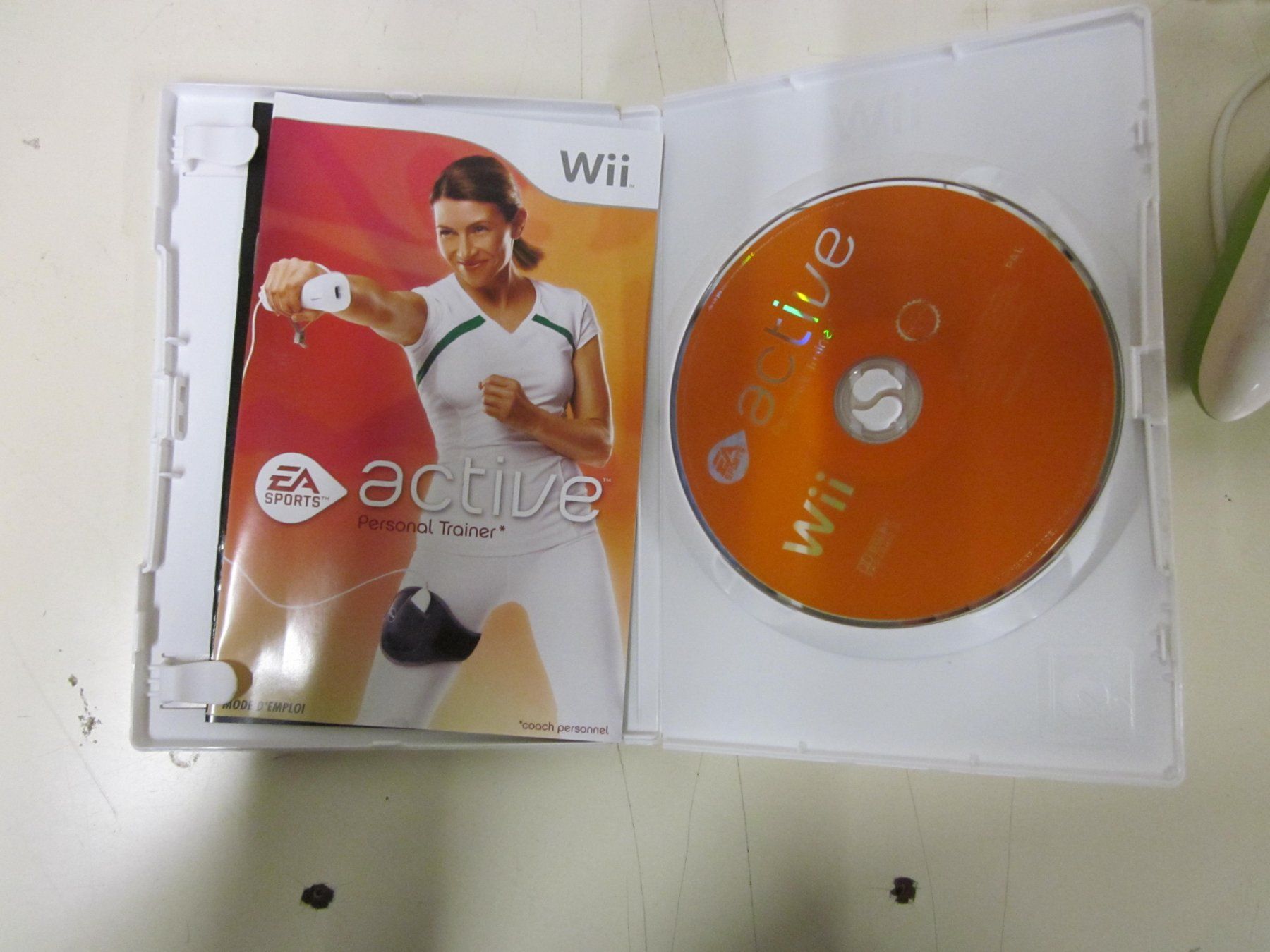 Nintendo Console: WII Manettes et CD – Usato da Grand-lancy venduto da kohler333 1