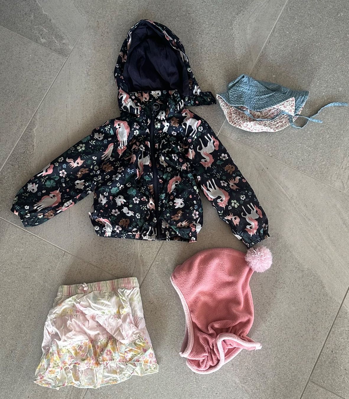 Lotti & Set di vestiti: Kinderkleider Set Grösse 92 – Usato da Fahrwangen venduto da lya_n6l6 2