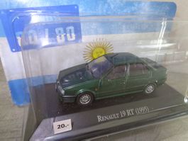 Salvat 1:43 Classic Car Renault 19 RT 1995