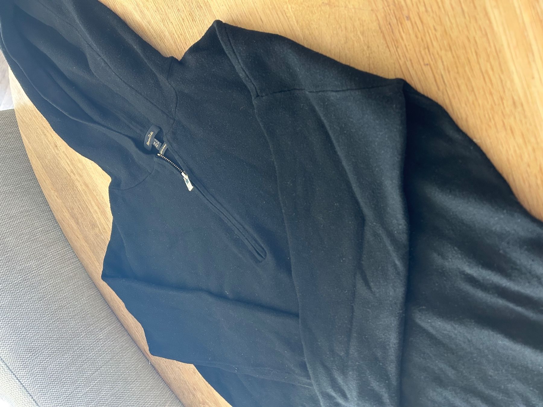Massimo Dutti Maglioni & Felpe: Massimo Dutti sweatshirt size S black – Usato da Epalinges venduto da kat_lyp6 1