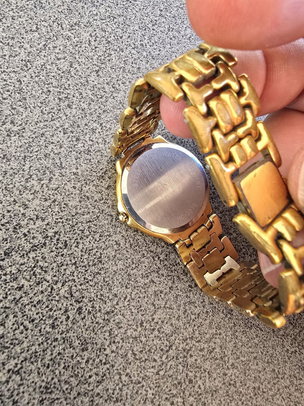 Uhren: Armbanduhr URECH Quartz Goldfarben Datum  – Gebraucht aus Domat/Ems von Coc87 2
