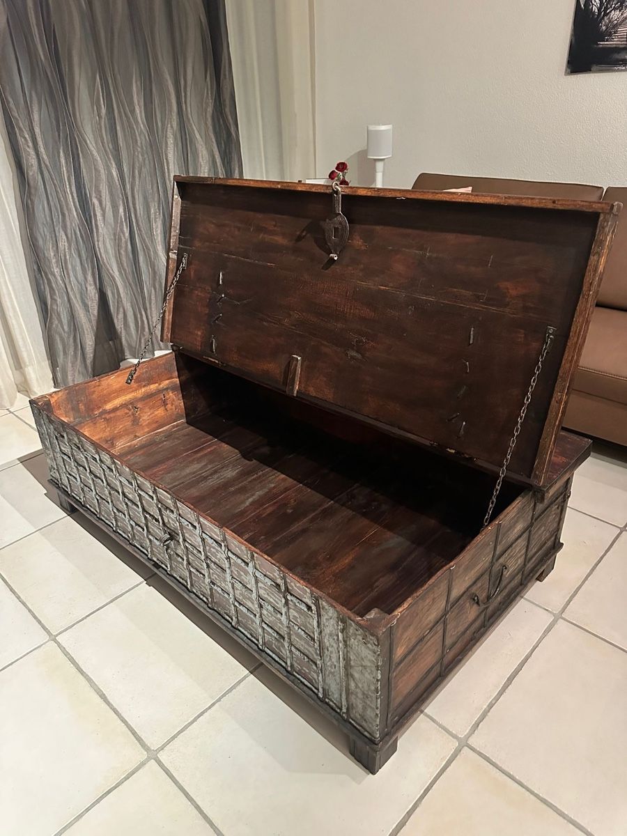 Cassapanche: Truhe Couchtisch Holz Vintage – Usato da Rickenbach Sulz venduto da Salentina79 1