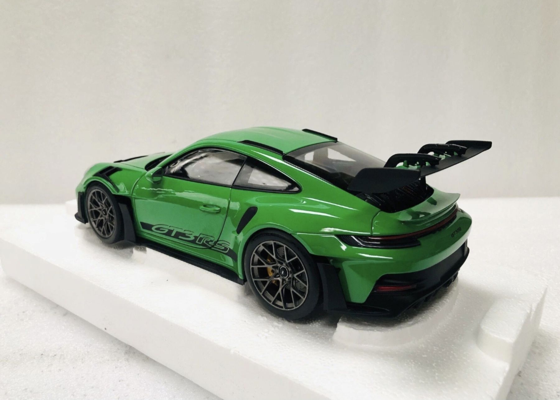 Porsche Modellini d'auto: Porsche 911 (992) GT3 RS Python Green Limited Édition NOREV – Nuovo e nell'imballaggio originale da La Joux FR venduto da Pepere5 3
