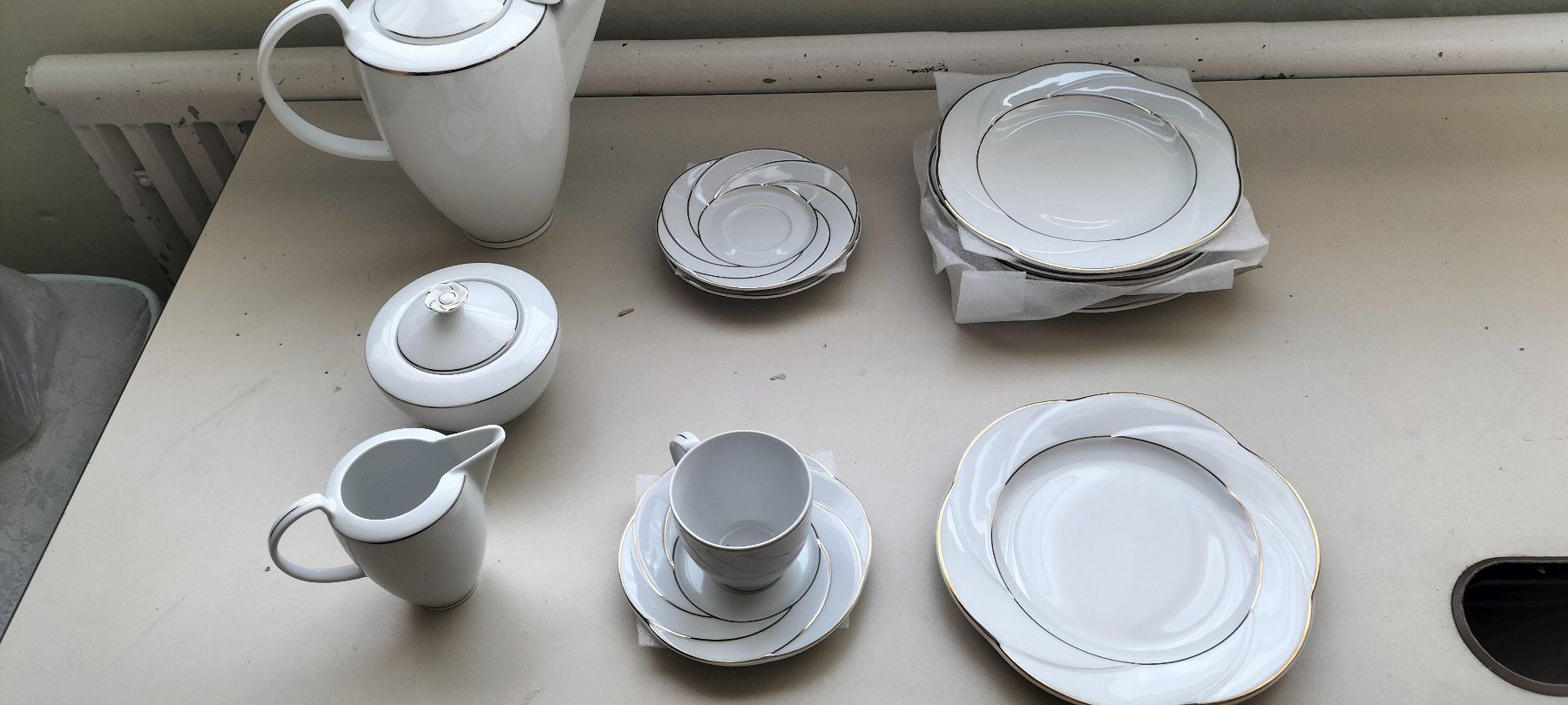 Set di piatti: Kaffe set 12 x + 12 teller 21 cm – Usato da Zürich venduto da Cocoju09
