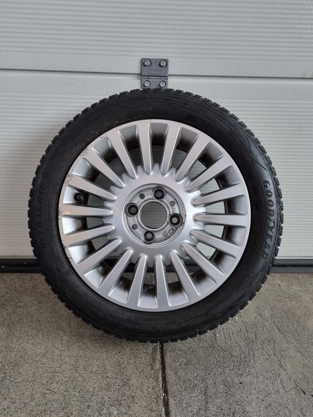Fiat Pneus & Roues: Fiat 500 Winterräder – D'occasion à Kirchdorf AG par Cartastic_AG 4