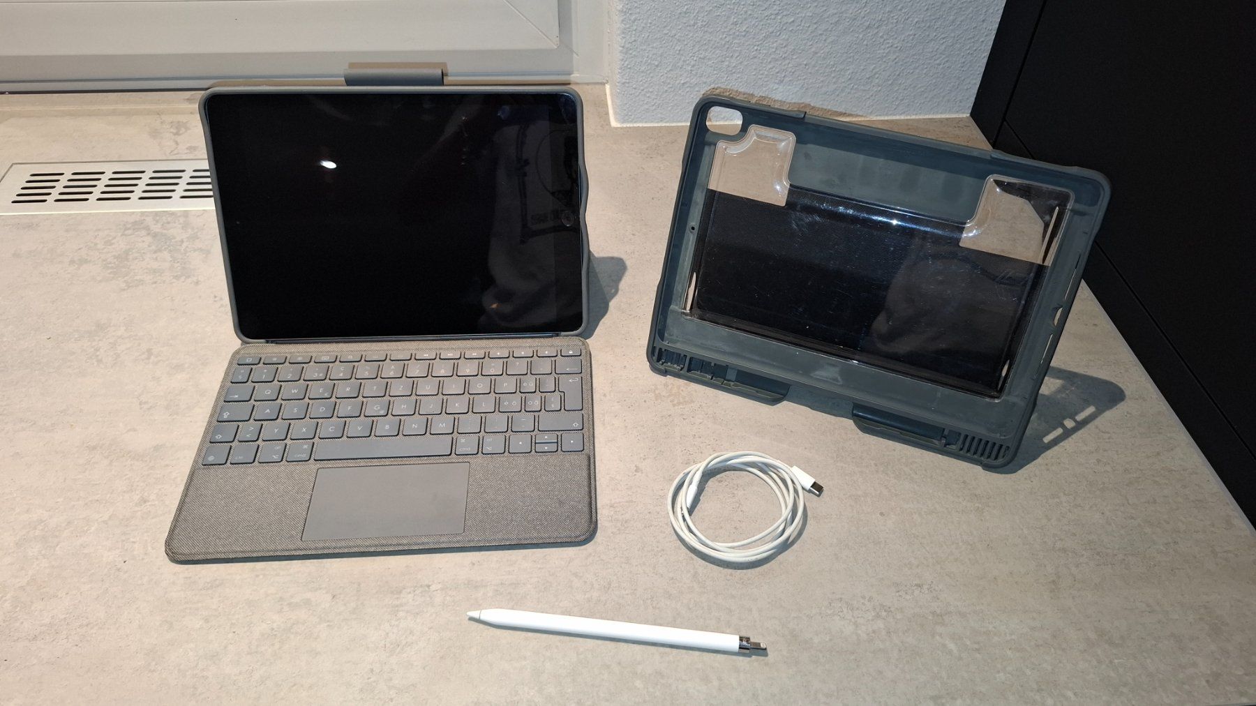 Apple Tablettes PC: iPad 8. Generation mit Zubehör – D'occasion à Dübendorf par Takaka