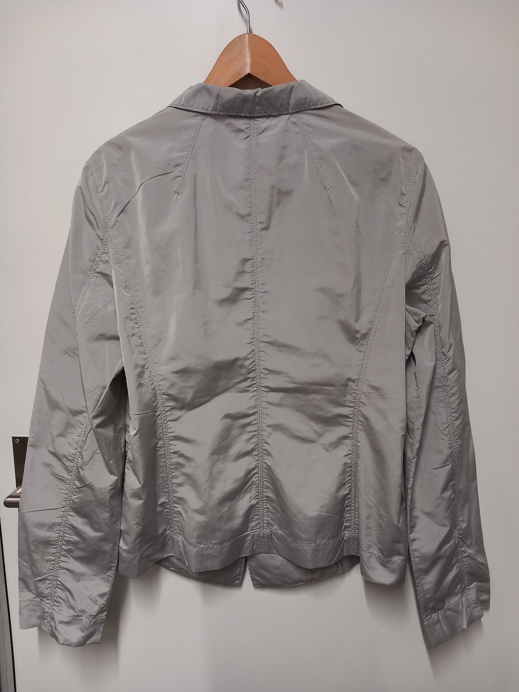 Marc Cain Giacche: Marc Cain Seide/Microfaser Blazer, hellgrau, Gr. N5 (ca M) – Usato da Gwatt (Thun) venduto da umwelt-brocki 4
