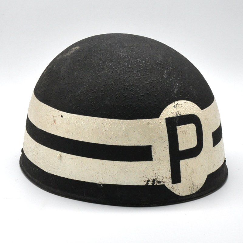 Schweizer Armee Uniformi & Effetti personali: Stahlhelm 48/56 der Heerespolizei – Usato da Uerkheim venduto da fabulafero 1