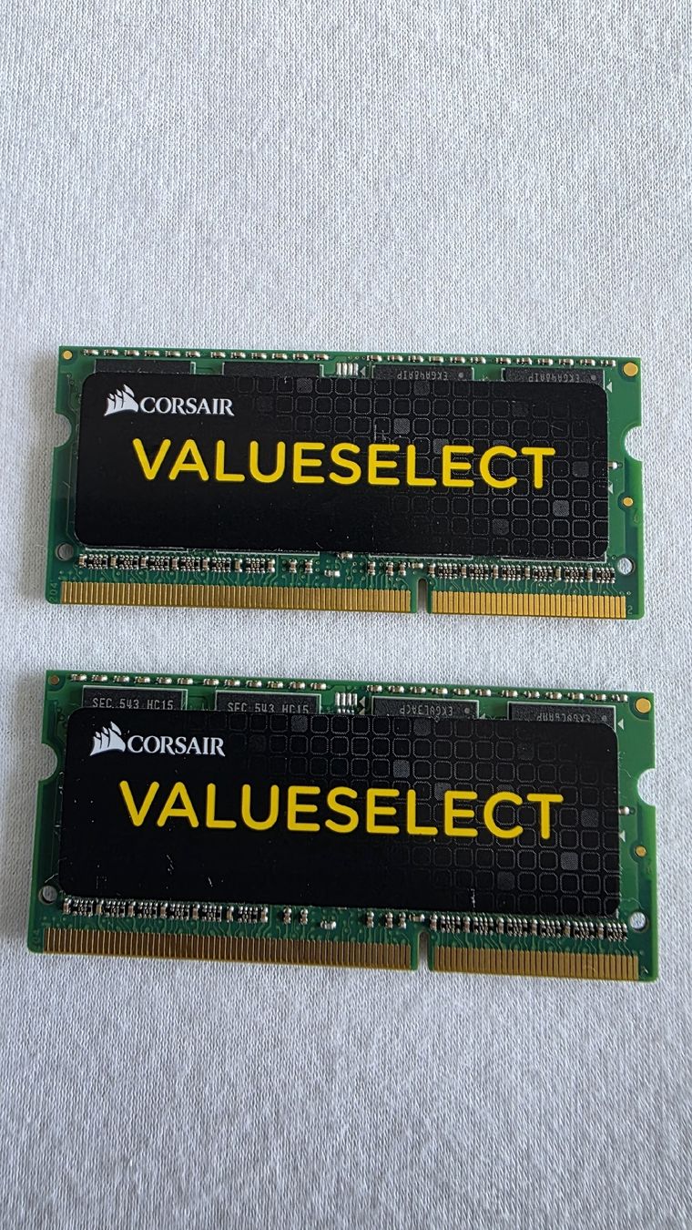 Corsair Memoria / RAM: Arbeitsspeicher 2x 4GB – Usato da Dübendorf venduto da Jolenia