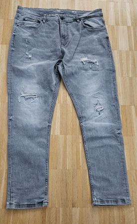 graue Herrenjeans 38/32 54/56
