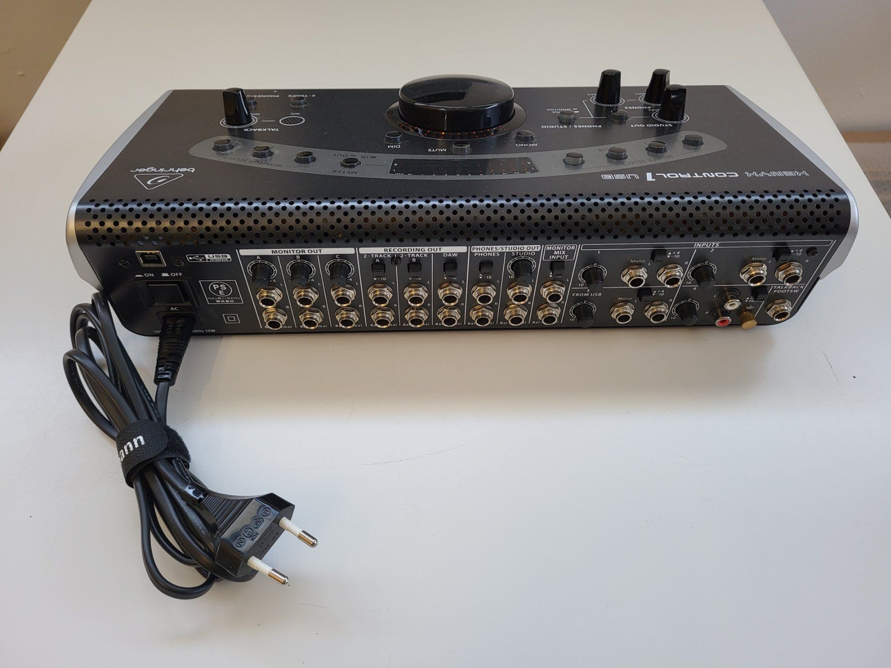 Behringer Attrezzatura per studi di registrazione: Behringer Xenyx Control1 USB – Usato da Brügg BE venduto da POU-BELLE 4