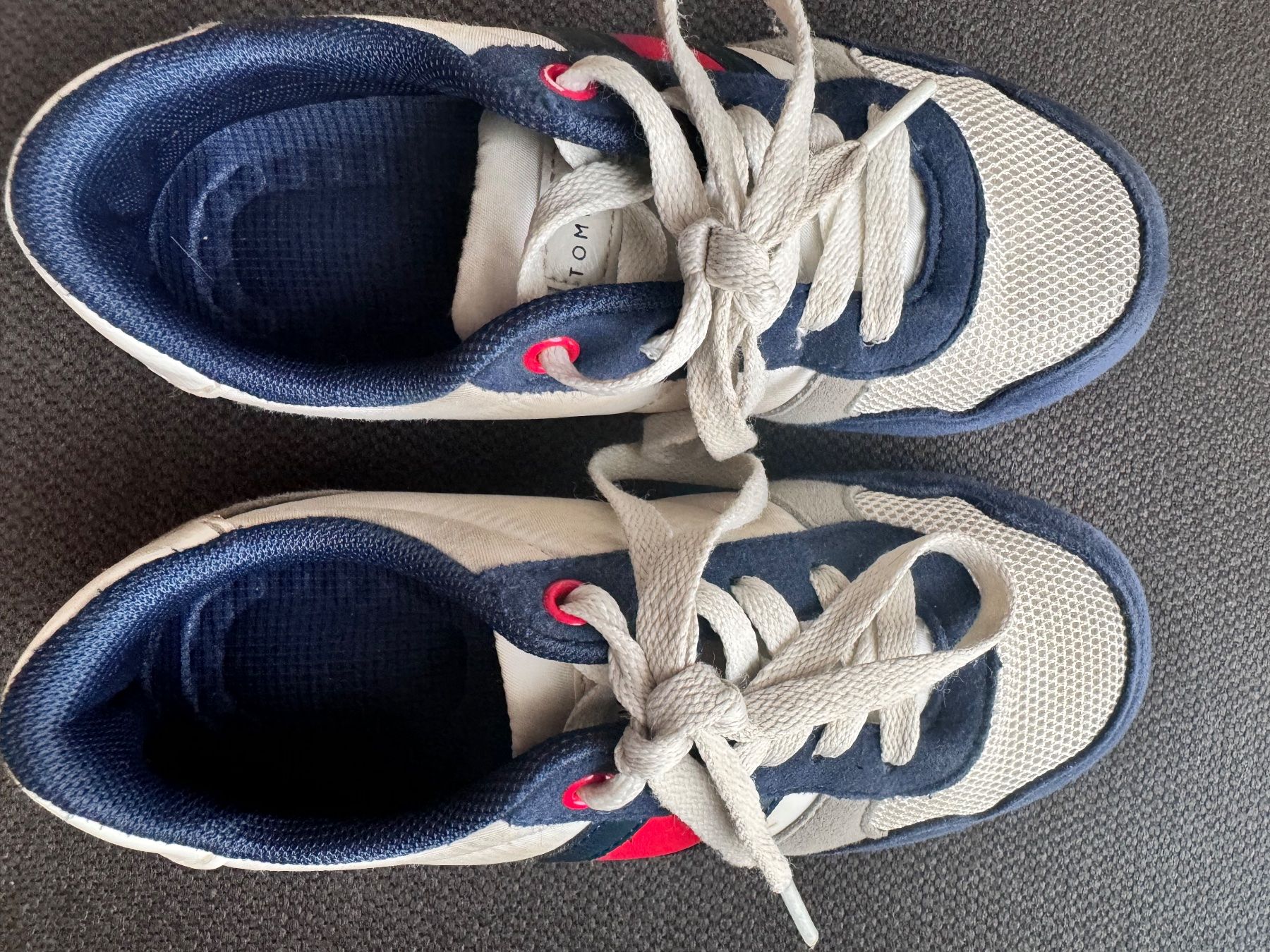 Tommy Hilfiger Scarpe per ragazzi: Kinder Schuhe Gr.31 Tommy Hilfiger – Usato da Luzern venduto da doj_t68f 3