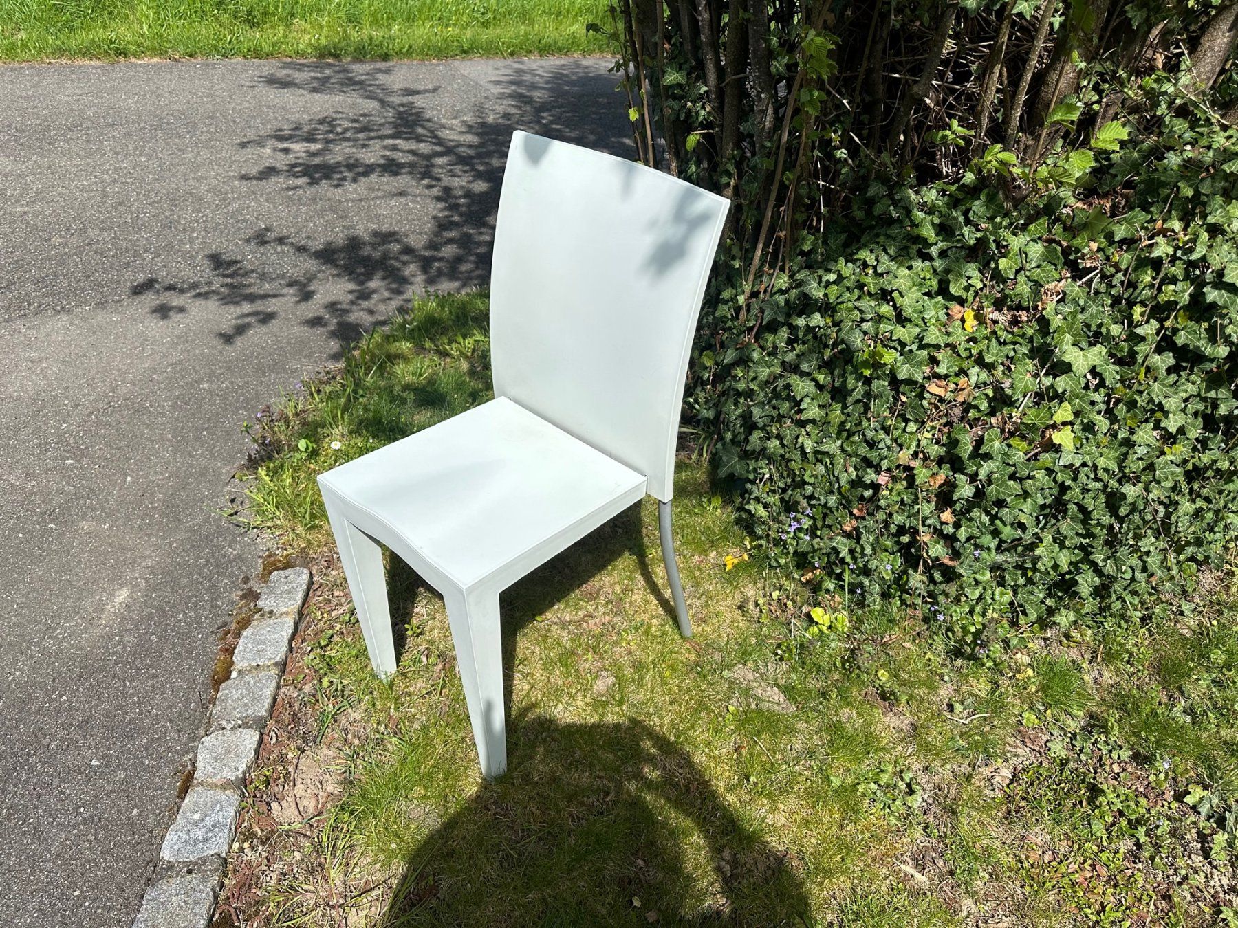 Sedie: 2 Stühle weiss Kunststoff – Usato da Bergdietikon venduto da luusmaitli10 1