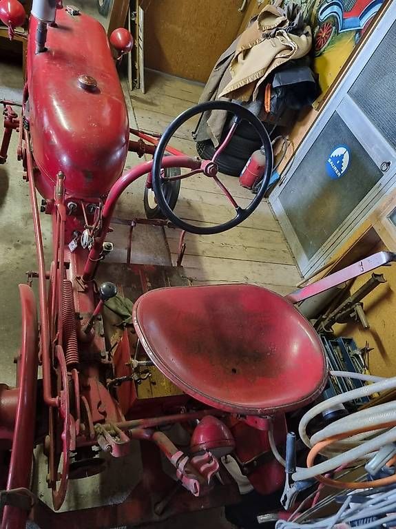 Trattori: Tracteur Farmall Cub – Usato da Lucens venduto da Cornelia1488 4