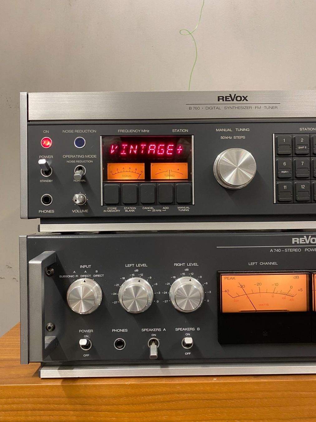 Revox Radio: ReVox B760 DAB+ vollintegriert – Usato da Winterthur venduto da klassikaudio