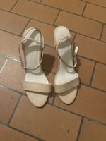 Elegante Sandaletten Gr. 39, beige, Absatzschuhe