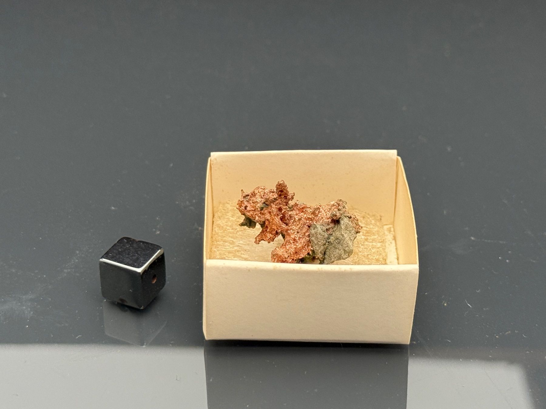 Mineralien & Heilsteine: Native Copper Caledonia - Mineral – Gebraucht aus Vésenaz von RMShop 2