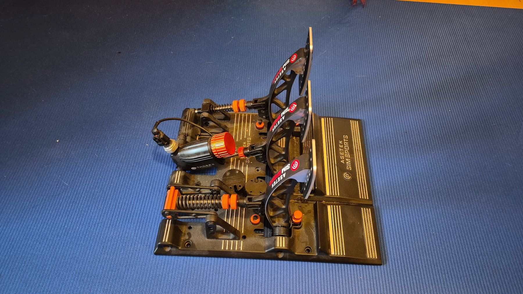 Controller: Asetek Invicta Simracing Pedale – Usato da Sulzbach venduto da chilima 1