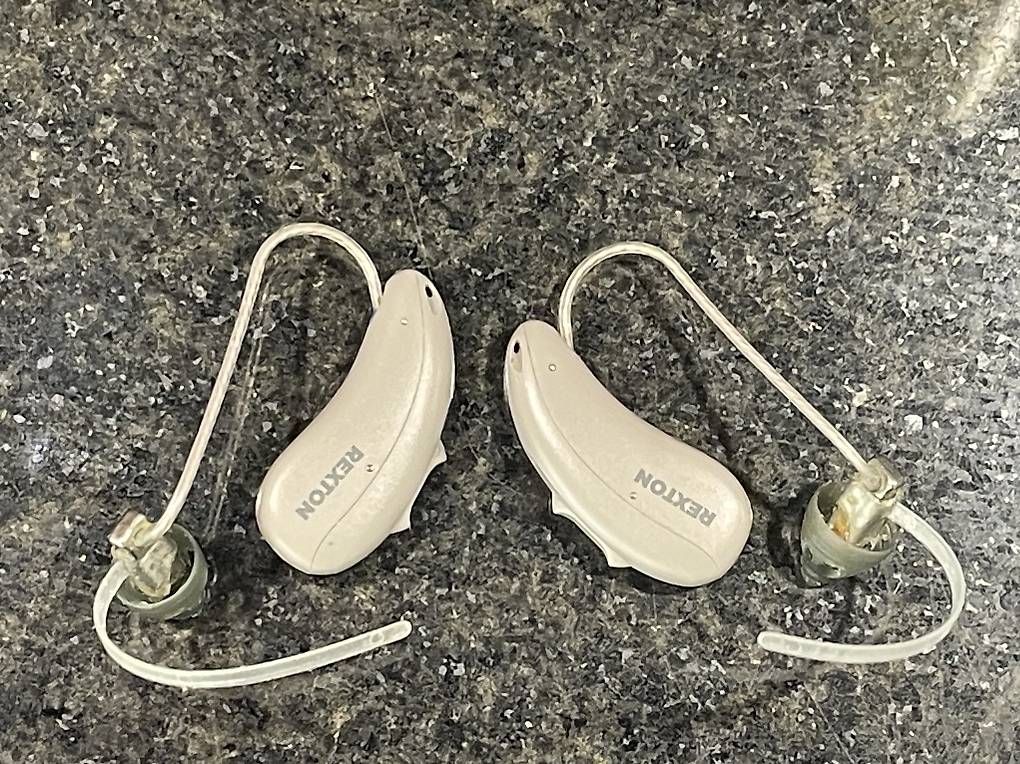 Attrezzature mediche: Aides auditives Rexton BiCore R-Li / COMME NEUF – Usato da Gland venduto da Lawrence_1196