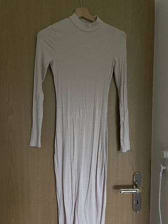 Hautenges Maxikleid