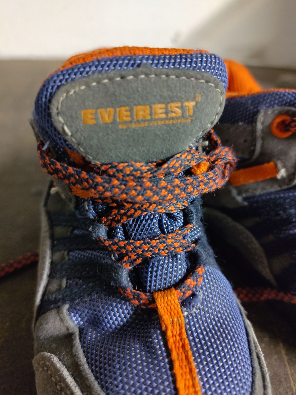Everest Scarpe per ragazzi: Everest Wanderschuhe blau/orange, Gr. 24 – Usato da Däniken SO venduto da Lu-Tze 6