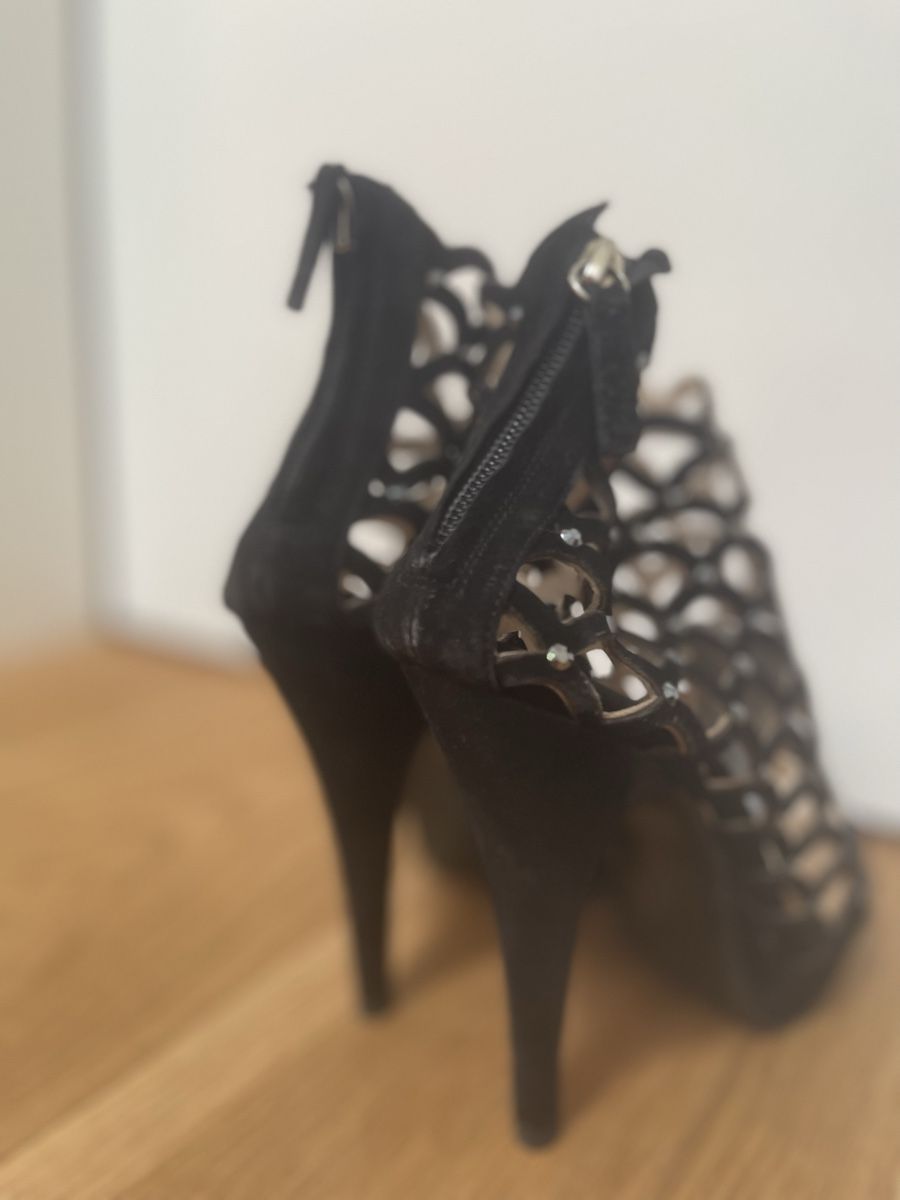 Chaussures femmes: Sandalen Highheels gr.38  – D'occasion à Luzern par Cyrill81 2
