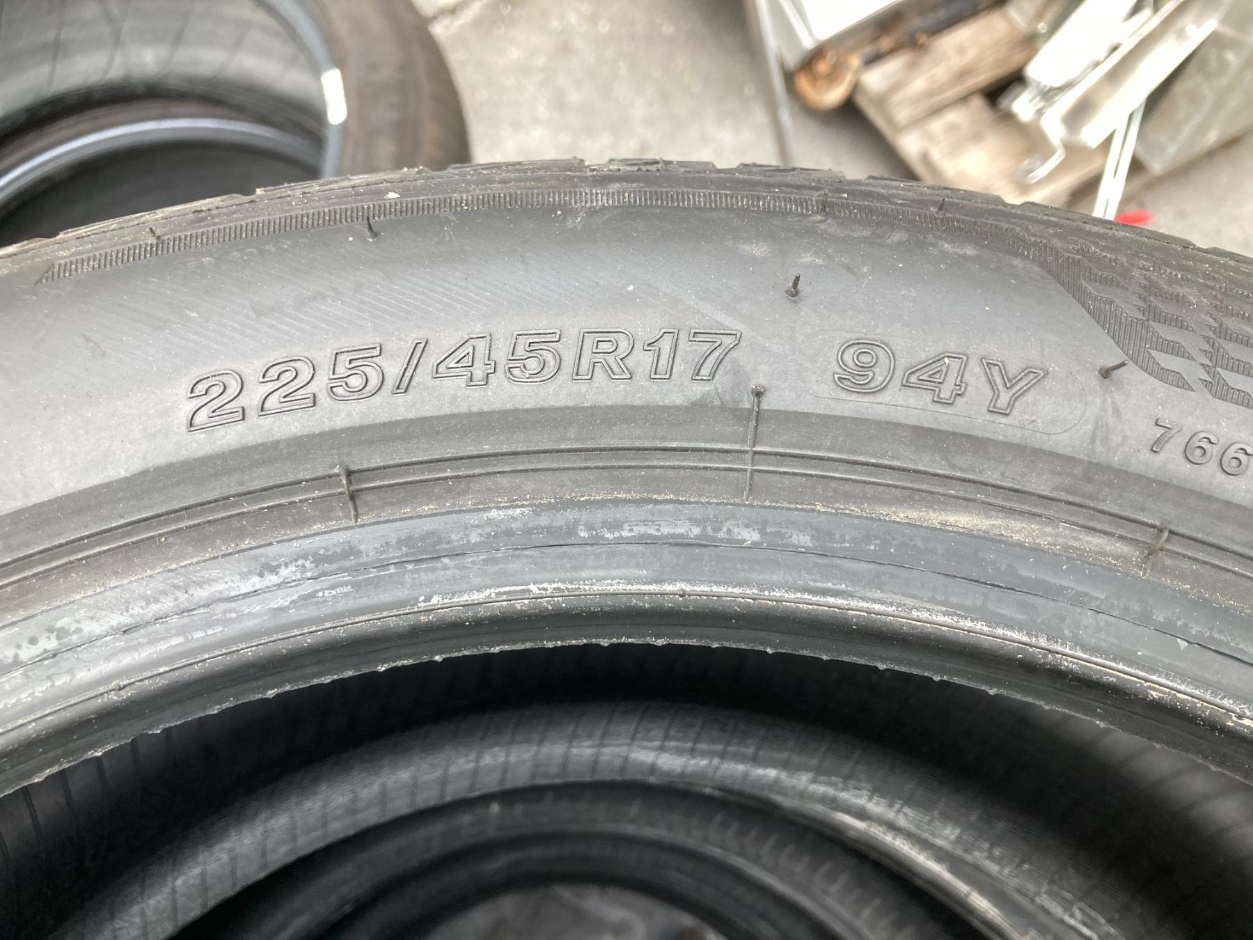 Bridgestone Pneumatici & Ruote complete: 225/45R17 Bridgestone Sommerpneu – Usato da Cham venduto da Cham6332 3
