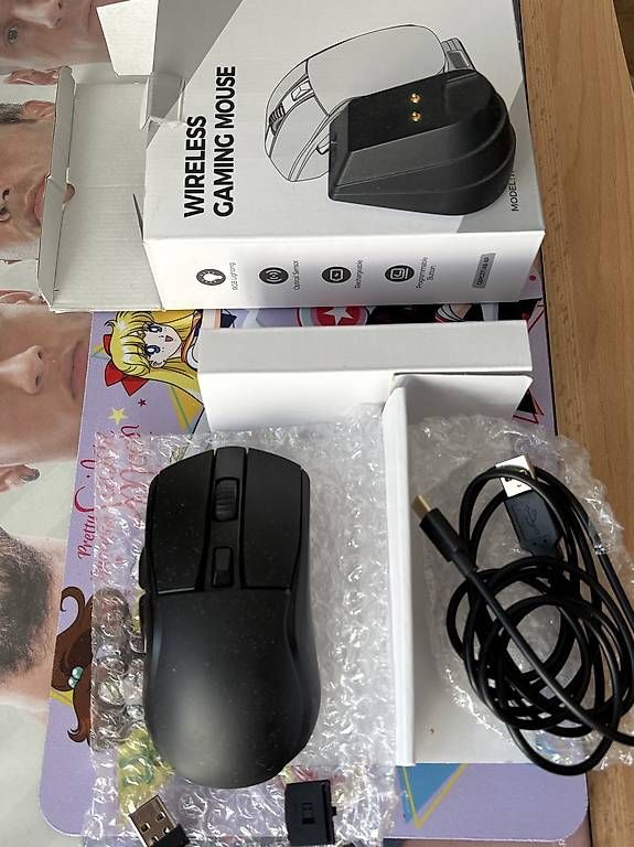 Maus: Gaming Maus mit RGB Ladestation – Gebraucht aus Köniz von RetroBoy89