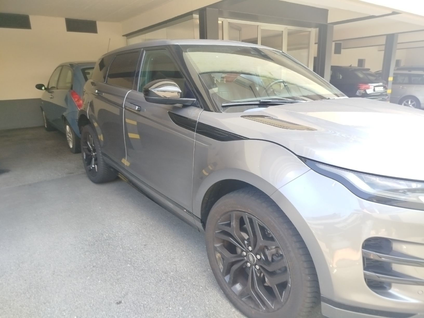 Land Rover Autos: Range Rover Evoque SUV grigio anno 2021 – D'occasion à Paradiso par sal_j7qr 5