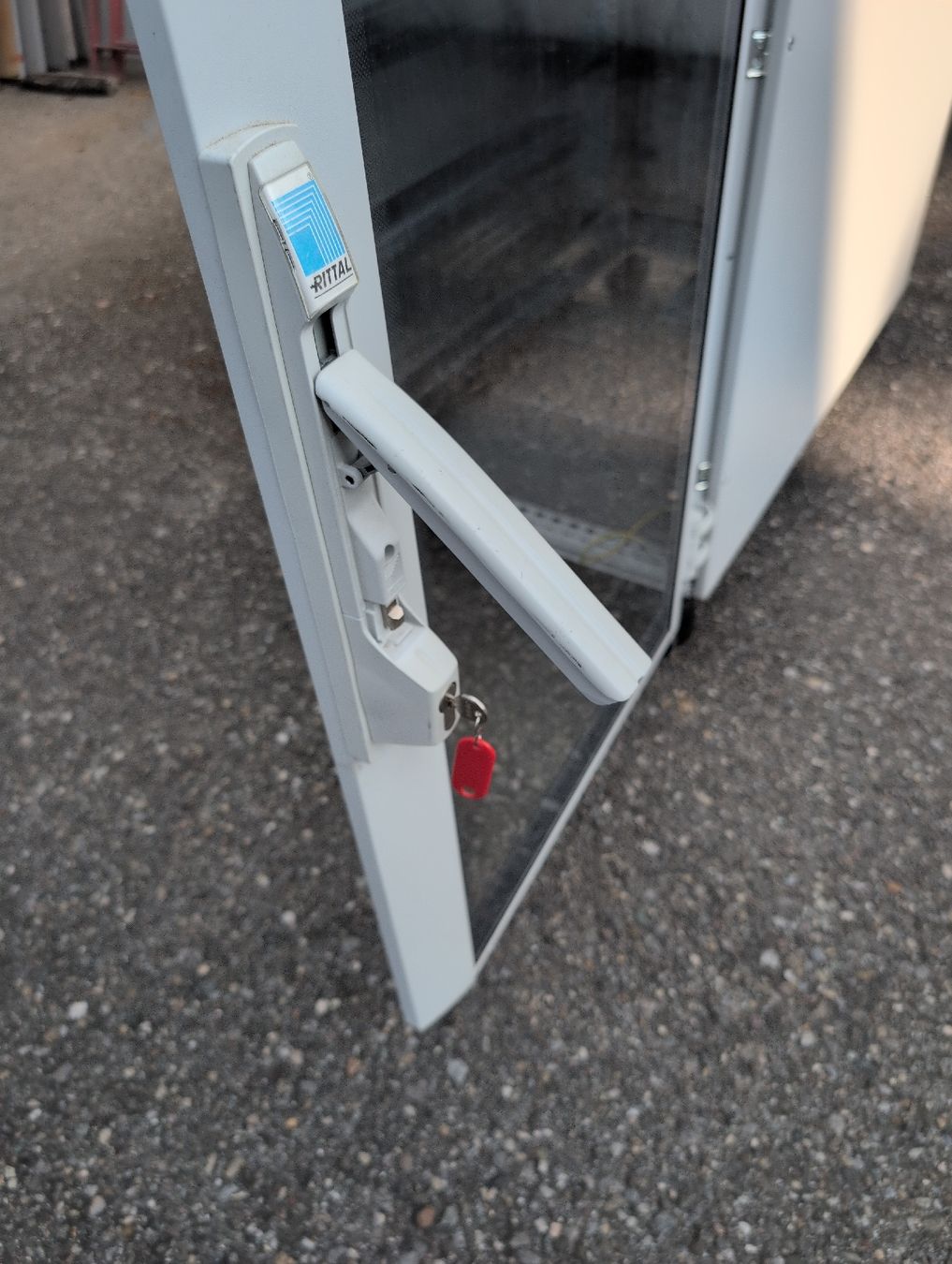 Rittal Racks & Cavalletti: Rittal Serverschrank mit Rollen und Glastür – Usato da Malters venduto da Ruemlibart 3