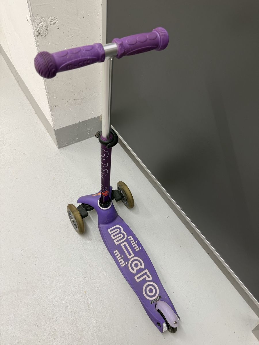Micro Véhicules pour enfants: Mini Micro Scooter Purple  – D'occasion à Zürich par gol_mr9t 1