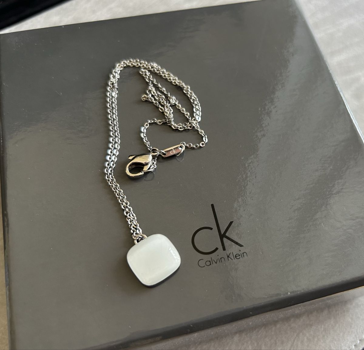 Calvin Klein Orecchini pendenti & Orecchini a lobo: Schmuck-Set von Calvin Klein – Usato da Riehen venduto da BESSI17 2