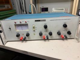 Powertronic Labor-Netzgerät  5 V und 2 × 20 V (15V)