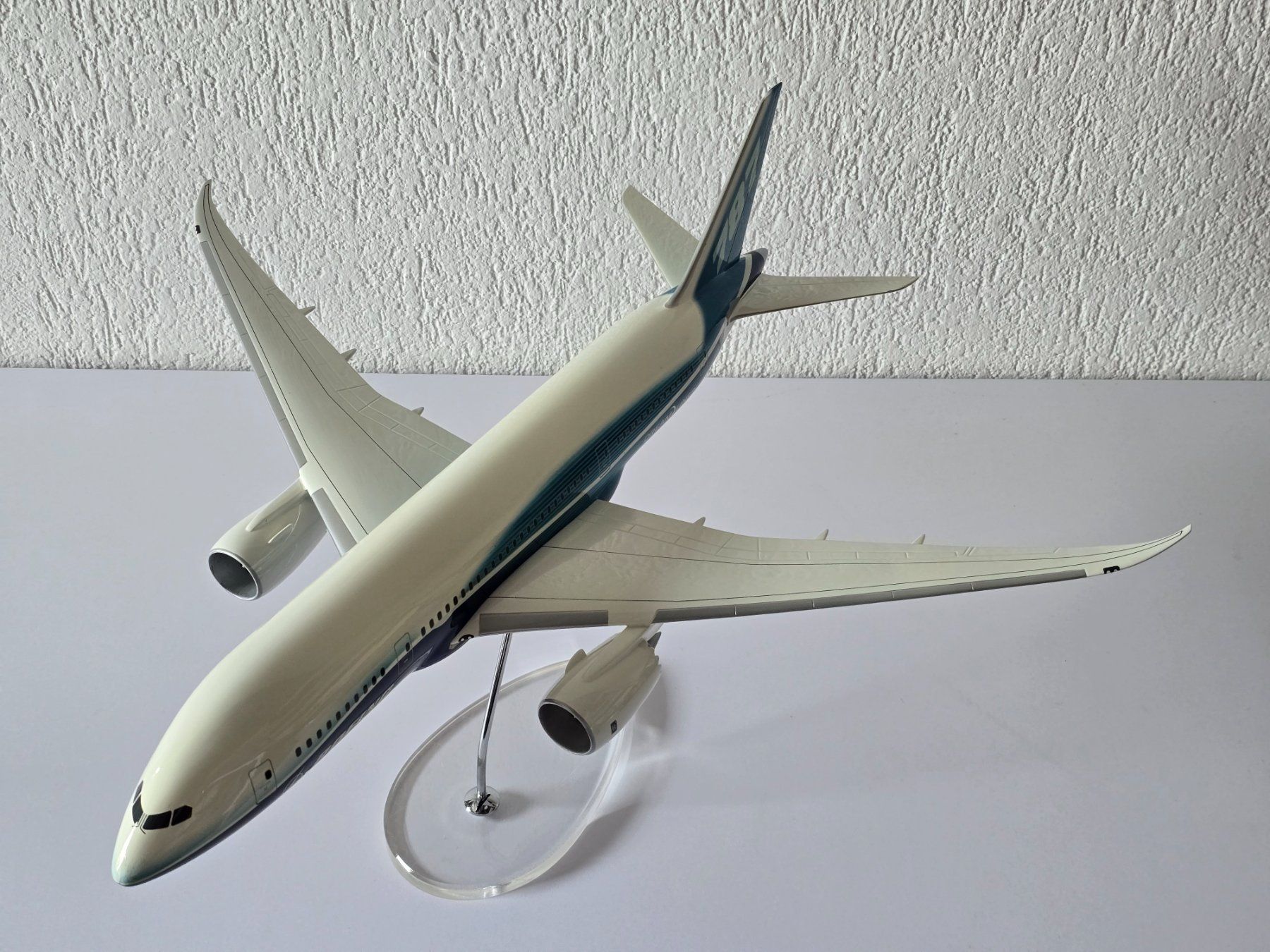 Kit di modellismo & Modellini statici: Daron, Sky Marks, usw. Boing B 787, Dreamliner, Werksfarben, – Usato da Kloten venduto da Nicola2 1