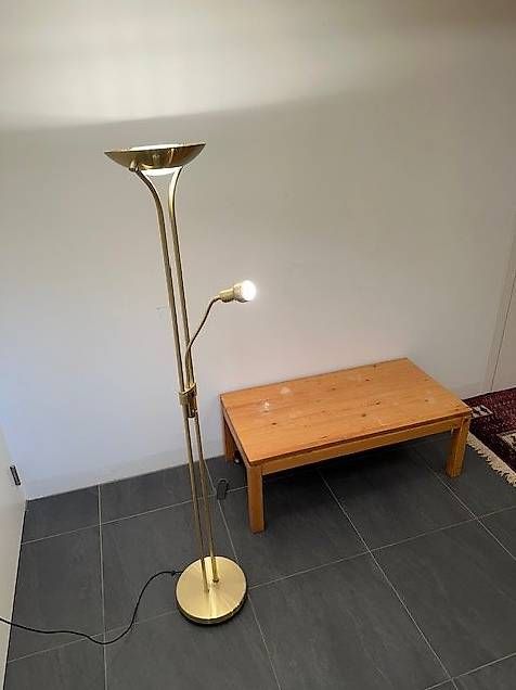 Lampade: Stehlampe mit Leserlampe dimmbar – Usato da Aarau venduto da vio_lrn7