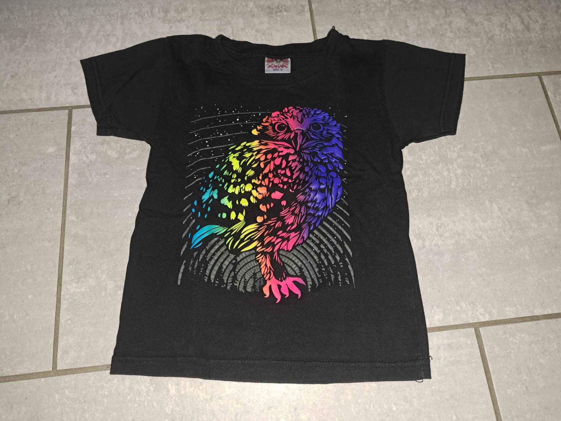 Camicie, T-shirt & Polo: Schwarzes T-Shirt mit Eule Gr. 98/104 Neu – Nuovo (secondo la descrizione) da Killwangen venduto da KIANA08