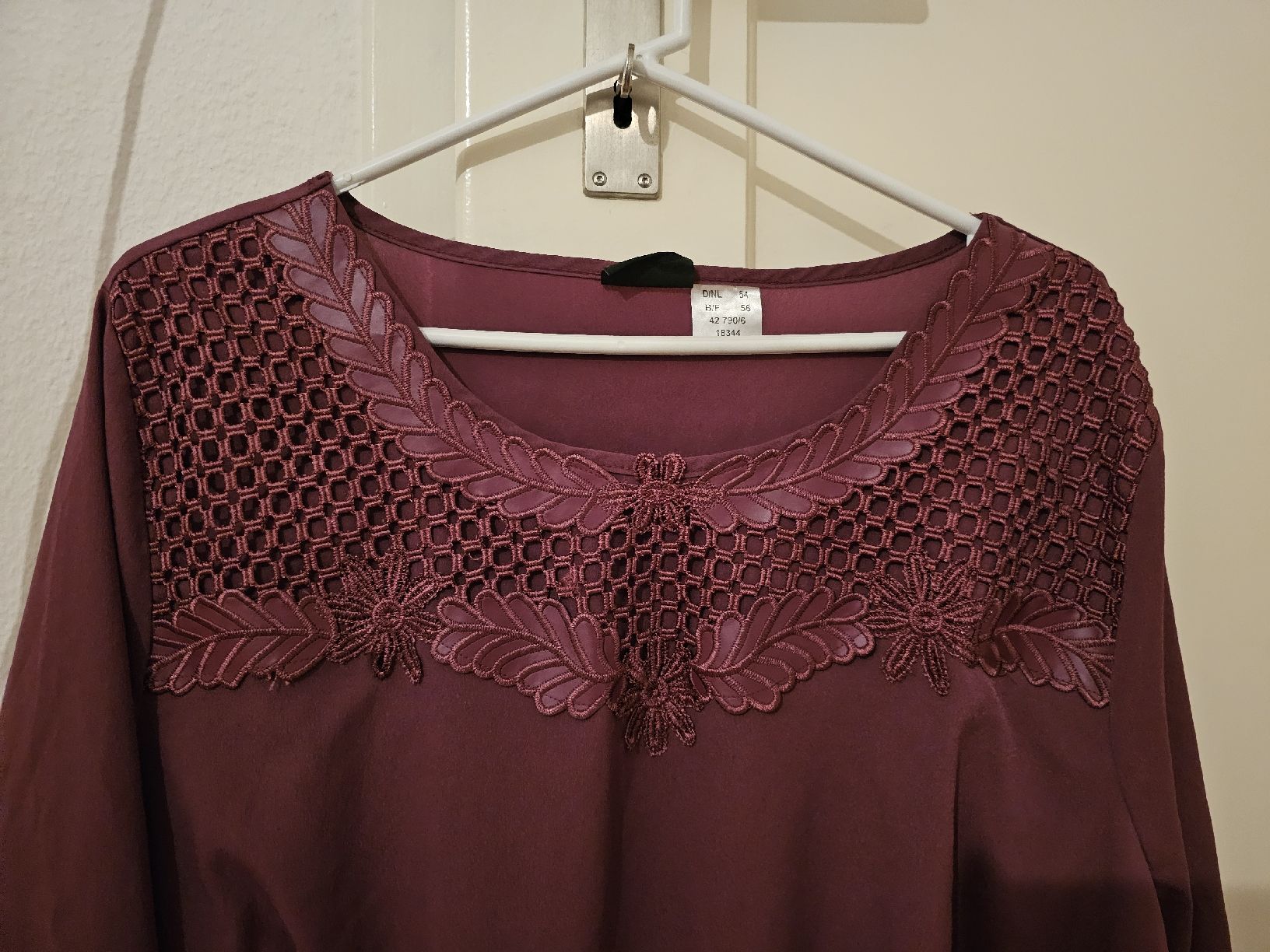 Top: Bluse bordeaux Dressin, taille 54/56 – Nuovo (secondo la descrizione) da Tecknau venduto da Anadias 2