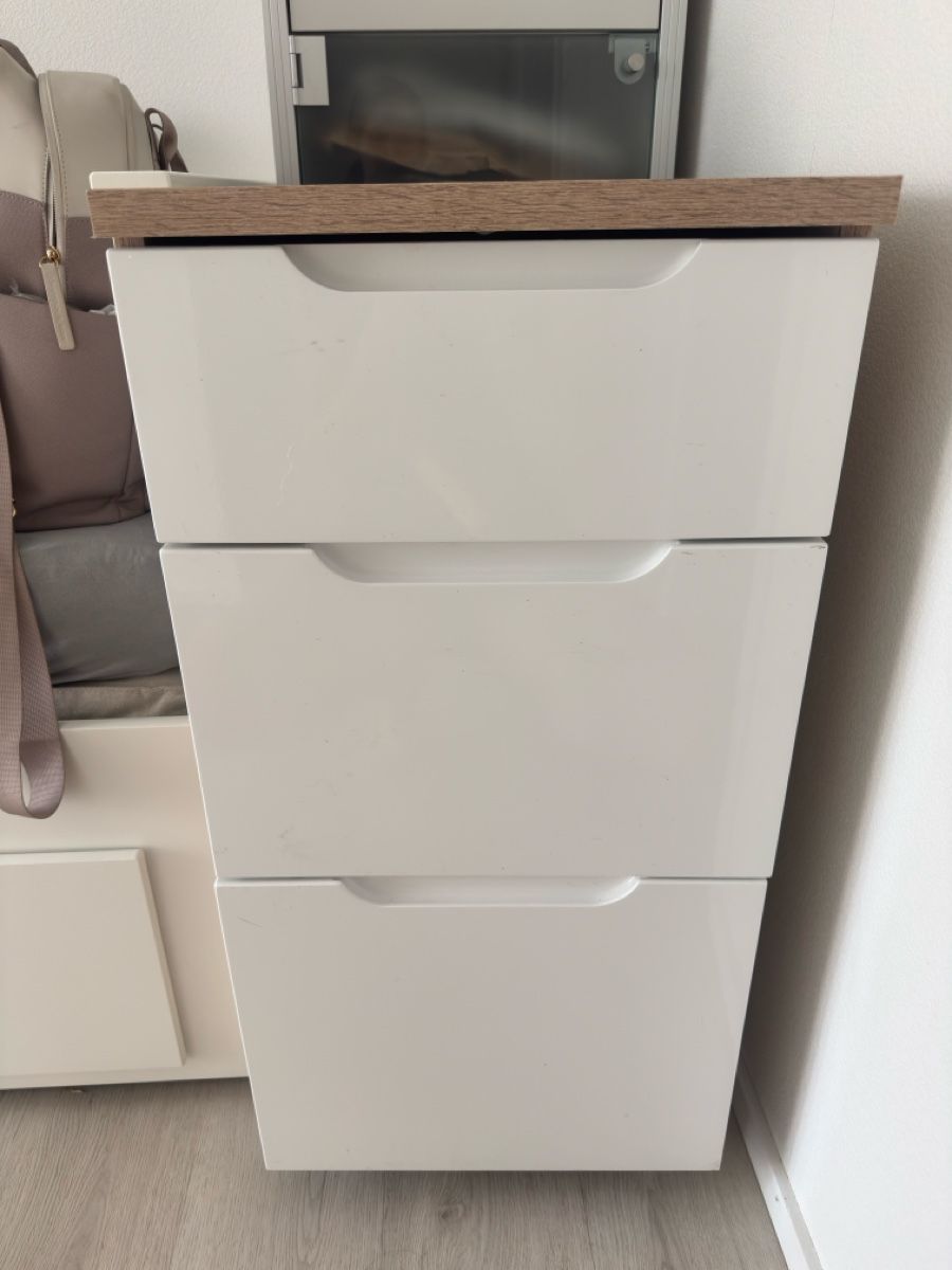 Kommoden: Kommode Schubladen Weiss Holzoptik – Gebraucht aus Arlesheim von Eli_77