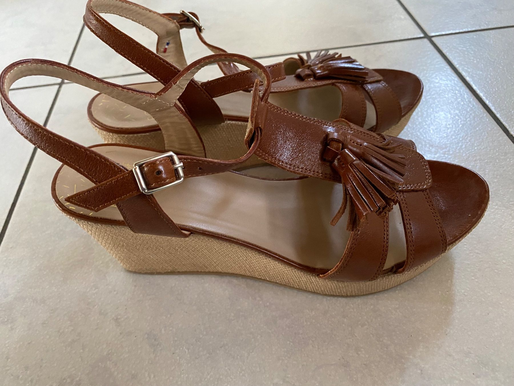 Scarpe da donna: Sandalen mit Keilabsatz – Usato da Sumiswald venduto da sonrisa70 3
