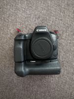 Canon EOS 6D Mark II mit Batteriegriff