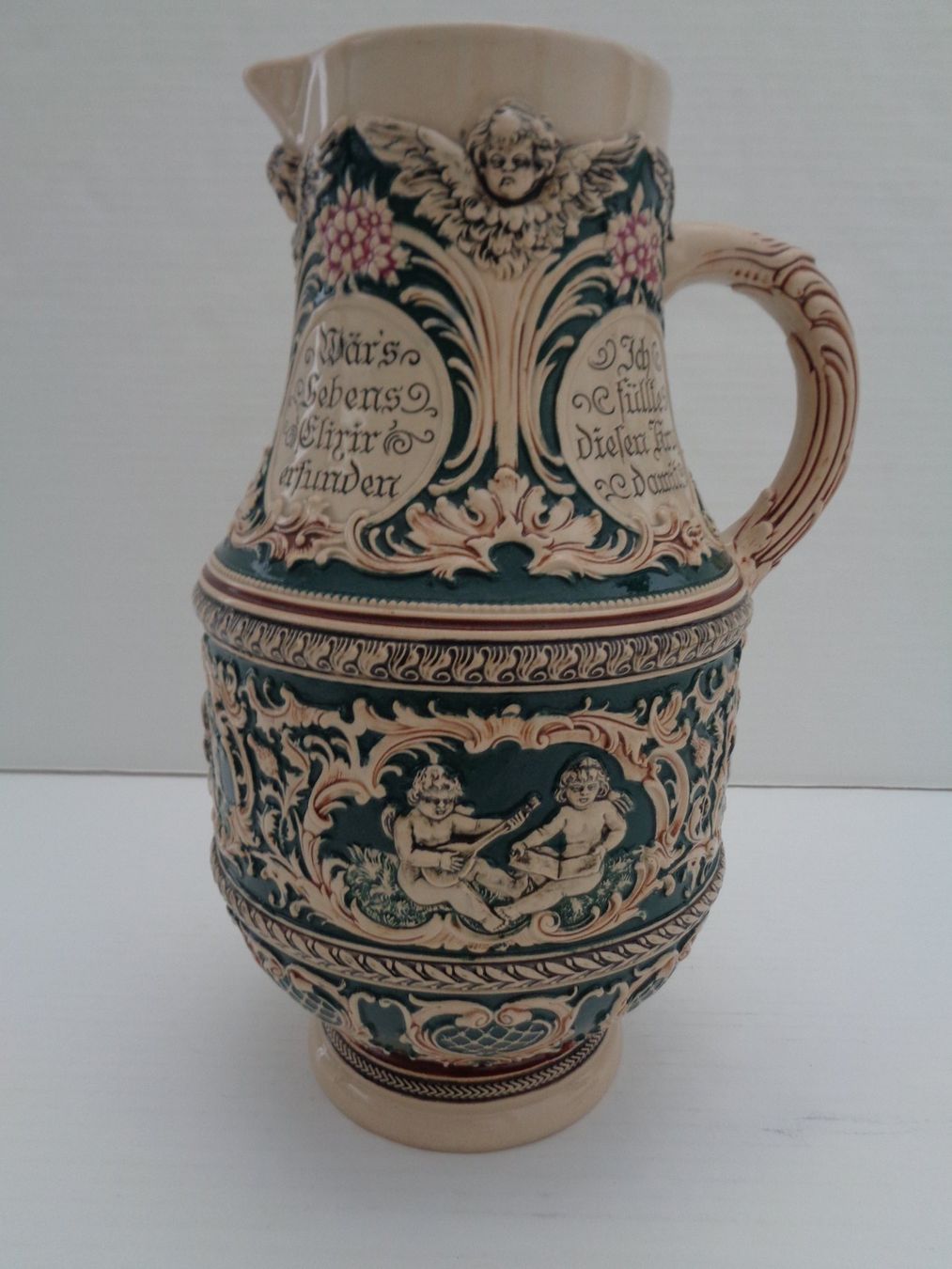 Caraffe: Alter Keramikkrug mit Engel Relief - 2.7 Liter – Usato da Chur venduto da omonia