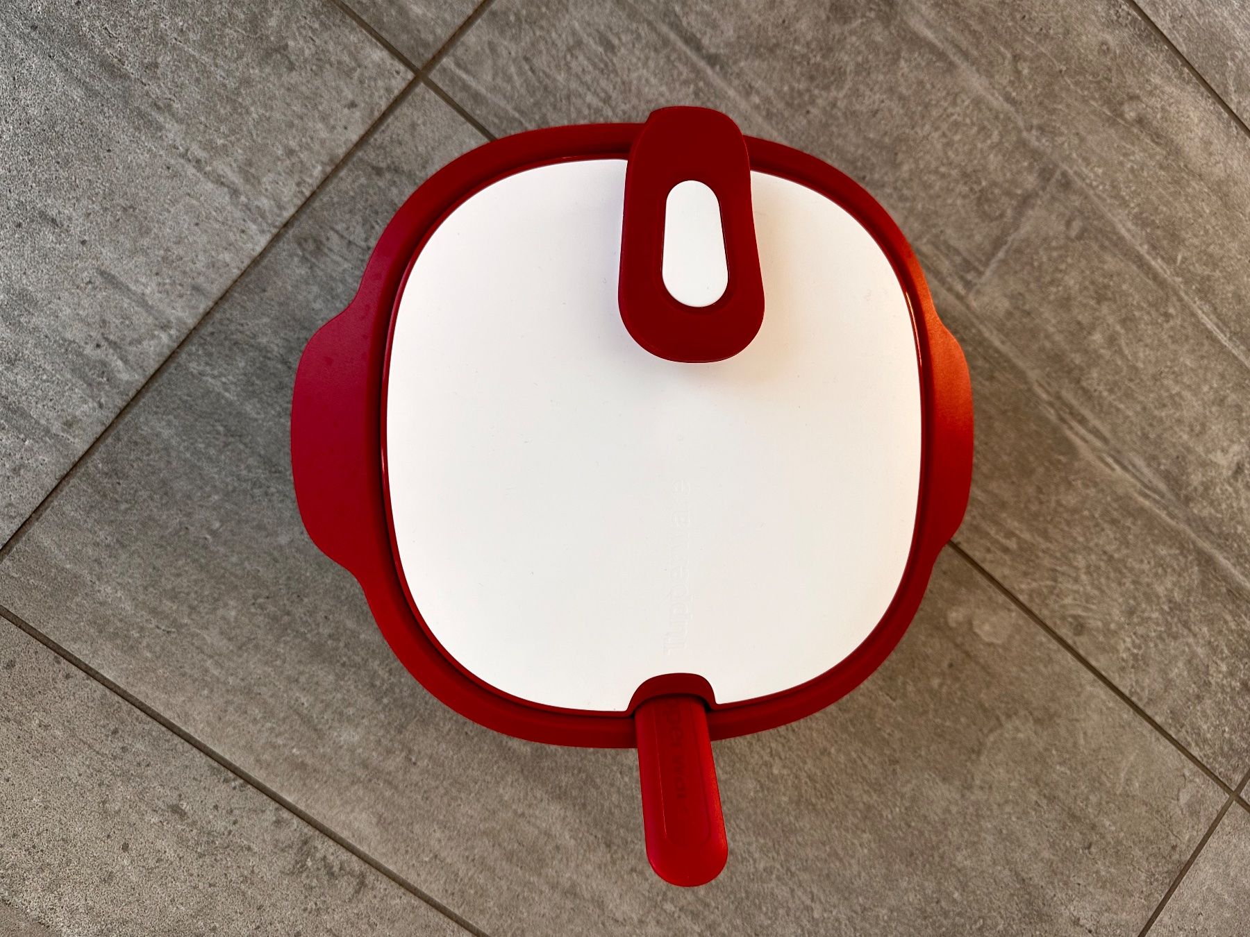 Tupperware Servierplatten: Plat Thermo Tupperware 2,4 lt – Gebraucht aus Leytron von TipTop1912 1